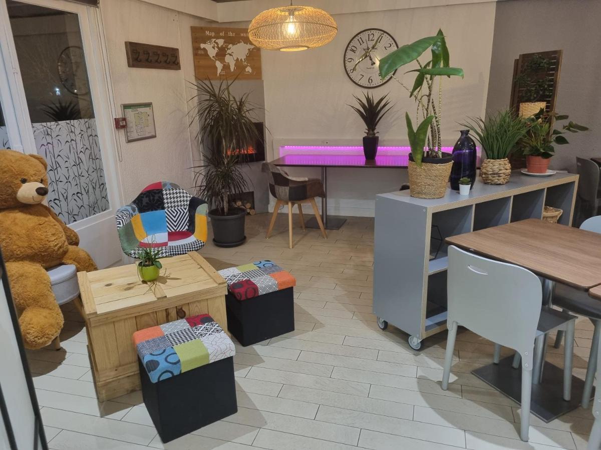 Hotel Kyriad Direct Ouest - Zenith 2*