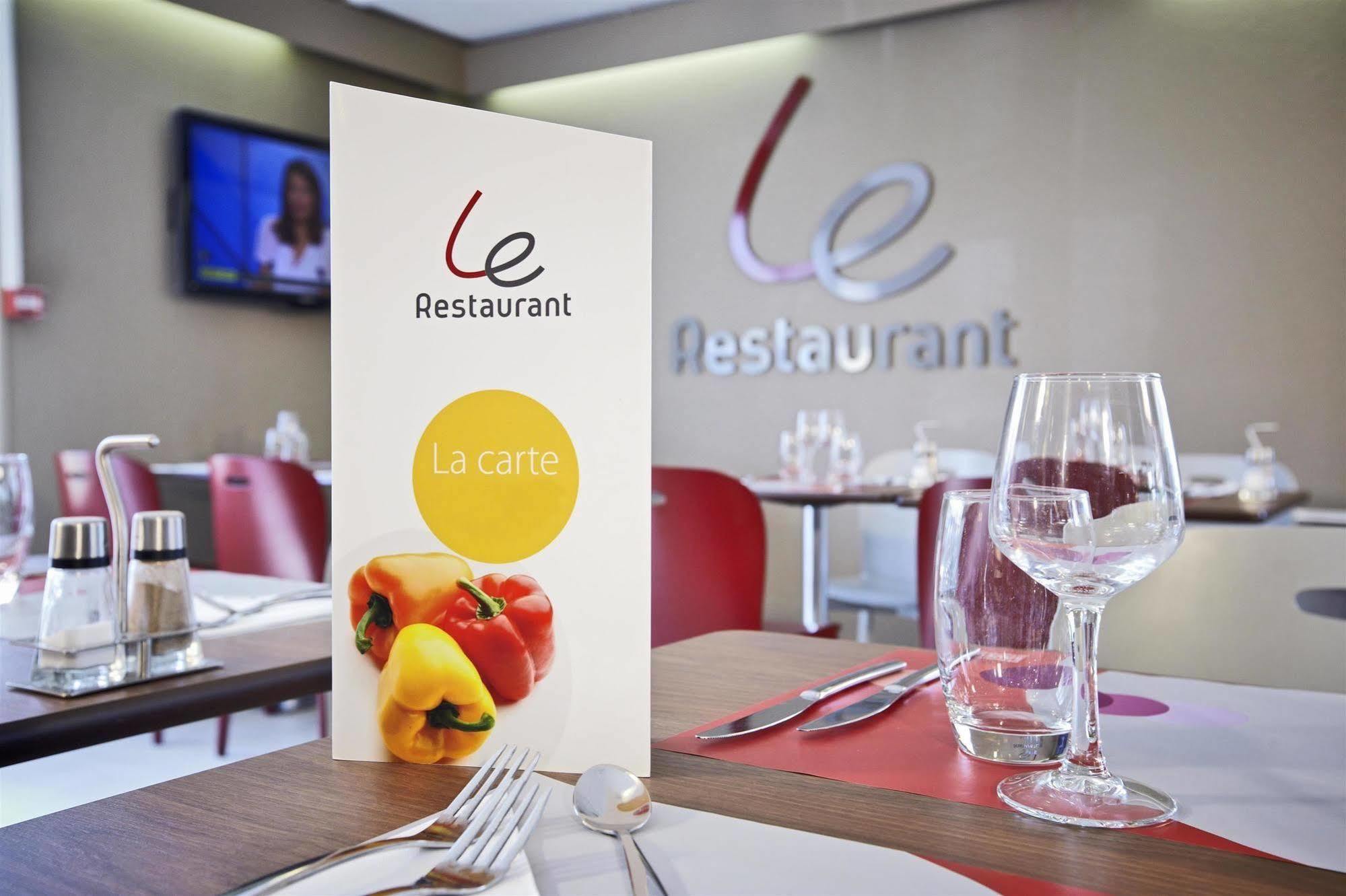 Kyriad Direct Ouest - Zenith Hotel