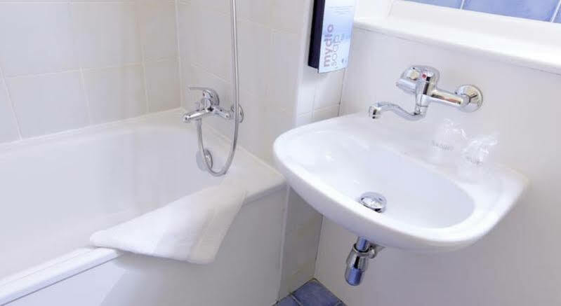 Kyriad Direct Ouest - Zenith Hotel Straatsburg