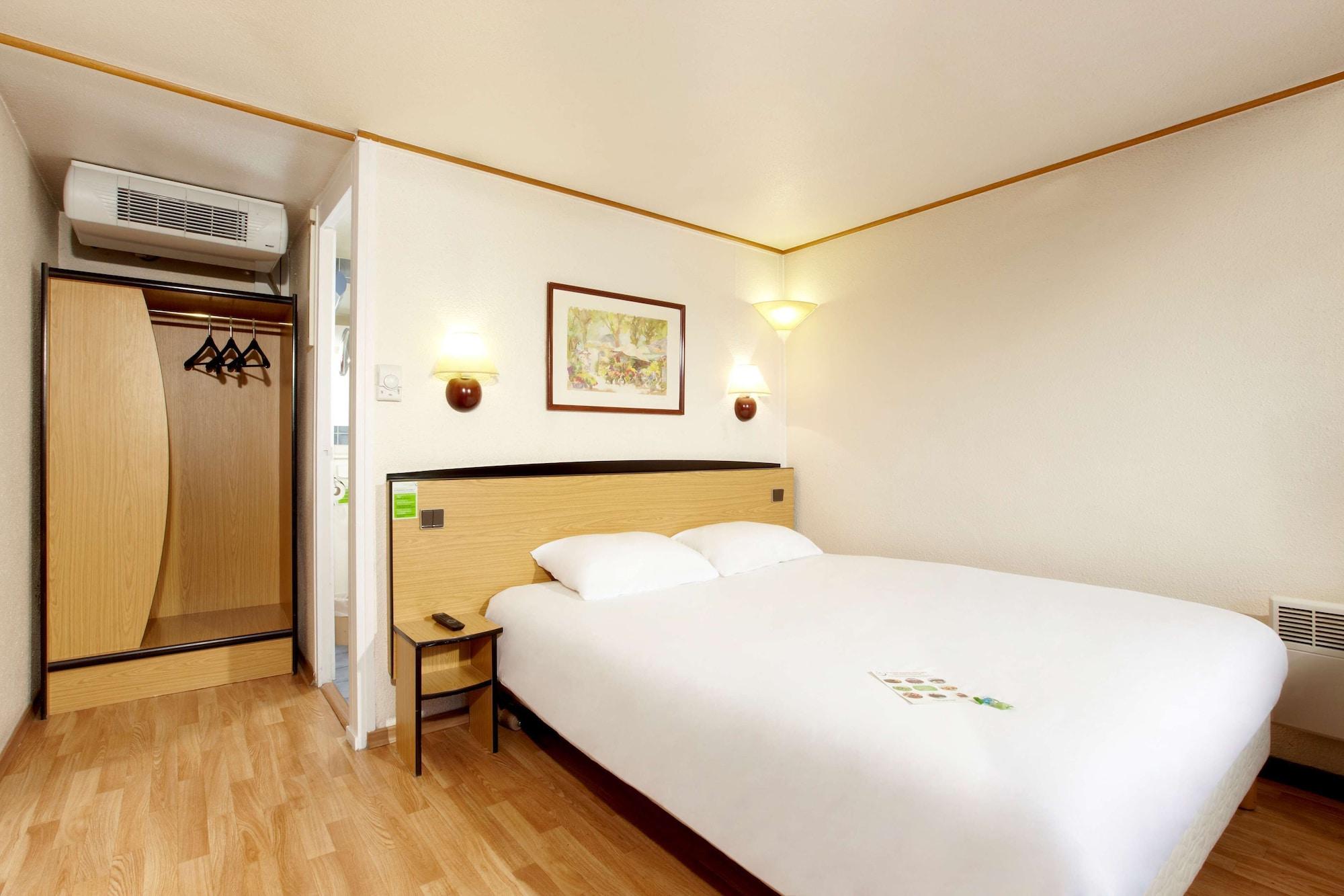 Kyriad Direct Ouest - Zenith Hotel