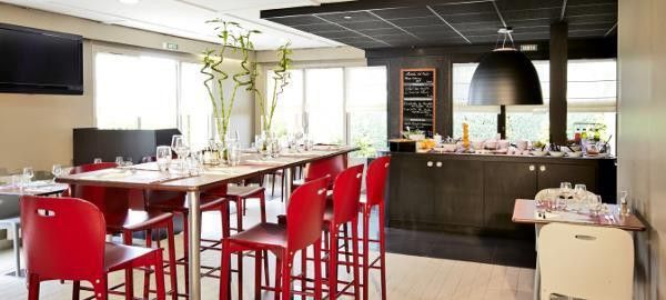 Hotel Kyriad Direct Ouest - Zenith 2*
